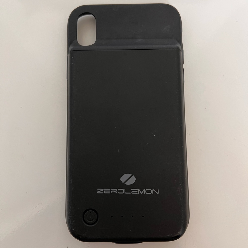 iPhone XR Charging Case